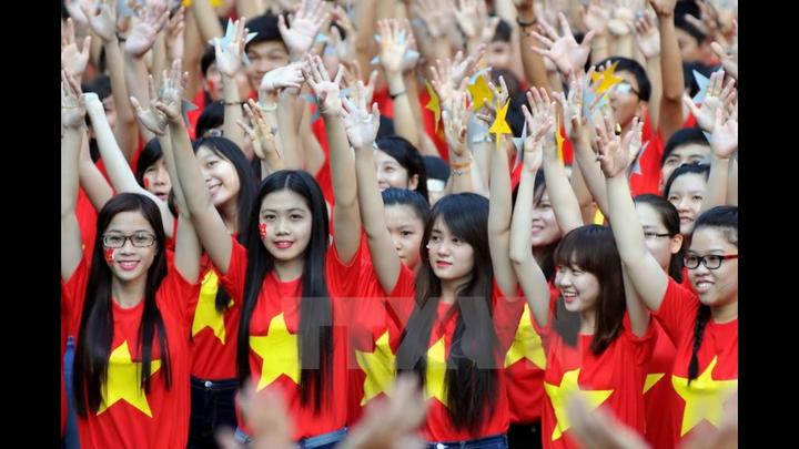 Ai bảo mặc váy đen mùa hè là - Cảm hứng video marketing từ Hotspot Matrix